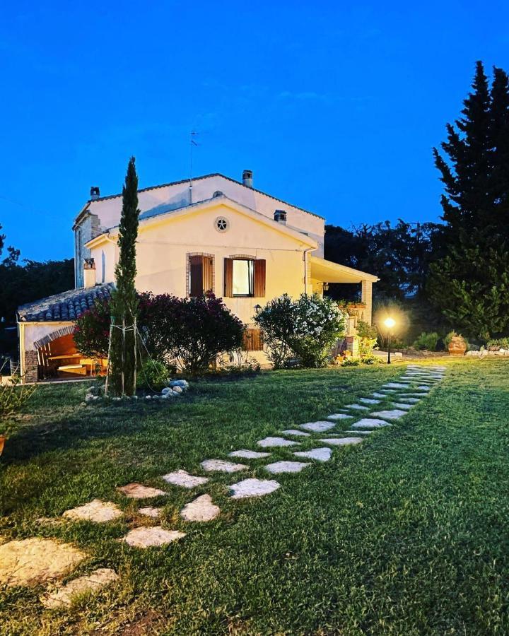 Casale La Civetta Bed & Breakfast Larino Exterior photo